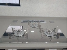 【東京都/港区三田】オリンピア三田　A棟 キッチン：ガラストップコンロ