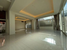 【東京都/世田谷区駒沢】駒沢2丁目　中古戸建 リビング