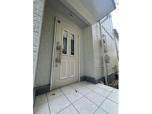 【東京都/世田谷区岡本】世田谷区岡本3丁目　中古戸建 玄関