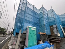 【東京都/杉並区久我山】久我山4丁目新築戸建　2号棟 建築中の外観：全2棟　手前