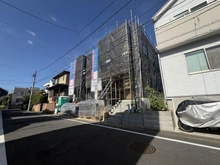 【東京都/府中市小柳町】府中市小柳町5丁目新築戸建　1号棟 建築中の外観：全2棟　画像右側が対象物件