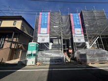 【東京都/府中市小柳町】府中市小柳町5丁目新築戸建　2号棟 建築中の外観：全2棟　画像左側が対象物件
