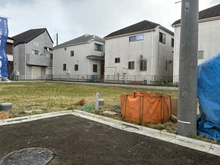 【東京都/狛江市駒井町】狛江市駒井町3丁目　新築戸建　H号棟 現地（建築前）：全8棟/画像中央