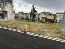 【東京都/狛江市駒井町】狛江市駒井町3丁目　新築戸建　B号棟 現地（建築前）：全8棟/画像右側