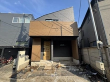 【東京都/世田谷区経堂】世田谷区経堂3丁目新築戸建て 建築中の外観