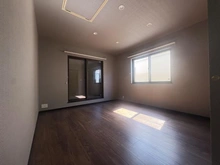【東京都/世田谷区赤堤】赤堤2丁目戸建 洋室：8.3帖
