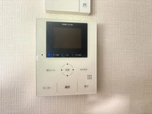 【東京都/世田谷区赤堤】赤堤2丁目戸建 インターホン：１階にて設置