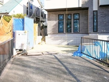 【東京都/世田谷区尾山台】尾山台2丁目新築戸建 アプローチ