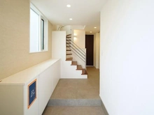 【東京都/調布市入間町】入間町1丁目B号棟 玄関