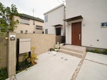 【東京都/調布市入間町】入間町1丁目D号棟 外観：全6号棟/D号棟　写真右側