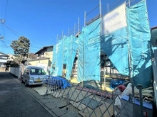 【東京都/世田谷区成城】世田谷区成城7丁目 新築戸建 A号棟 建築中の外観：全2棟／左側