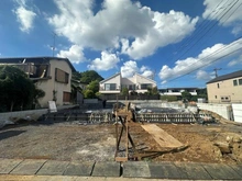 【東京都/世田谷区成城】世田谷区成城七丁目新築戸建B号棟 建築中の外観：全2棟　向って右側