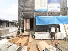 【東京都/小平市美園町】小平市美園町3丁目 A号棟 建築中の外観：全2区画　A号棟は手前側