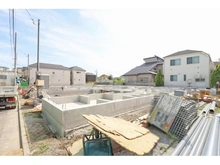 【東京都/足立区六木】足立区六木2丁目新築戸建　E号棟 建築中の外観