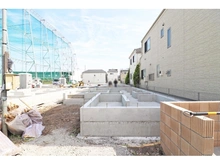 【東京都/足立区六木】足立区六木2丁目新築戸建　A号棟 建築中の外観