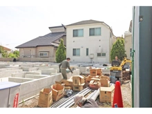 【東京都/足立区六木】足立区六木2丁目新築戸建　D号棟 建築中の外観