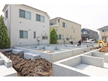 【東京都/足立区六木】足立区六木2丁目新築戸建　D号棟 建築中の外観