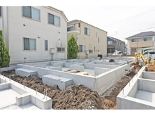 【東京都/足立区六木】足立区六木2丁目新築戸建　D号棟 建築中の外観