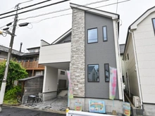【東京都/足立区伊興】足立区伊興四丁目　新築戸建1号棟 外観：全2棟/写真中央