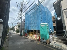 【東京都/世田谷区桜丘】世田谷区桜丘二丁目　新築戸建B号棟 建築中の外観：全2棟／B号棟 奥側