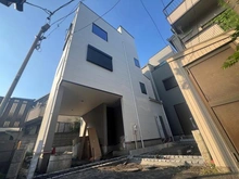 【東京都/台東区谷中】QualitiA 谷中3丁目【A棟】 建築中の外観：全2棟：手前側