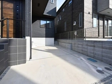 【埼玉県/川口市大字赤井】川口市大字赤井 中古戸建 NO.8 駐車場