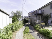 【東京都/稲城市坂浜】稲城市坂浜中古戸建 外観：写真奥