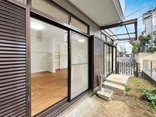 【神奈川県/川崎市宮前区神木本町】宮前区神木本町5丁目　中古戸建 敷地内