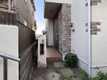 【神奈川県/川崎市多摩区南生田】川崎市多摩区南生田2丁目　中古戸建 玄関