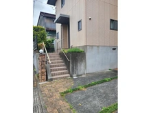【東京都/八王子市片倉町】八王子市片倉町　中古戸建 アプローチ