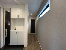 【神奈川県/川崎市多摩区南生田】川崎市多摩区南生田6丁目　新築戸建 玄関