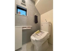 【神奈川県/川崎市幸区戸手】川崎市幸区戸手4丁目　新築戸建　1号棟 トイレ