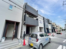 【神奈川県/川崎市幸区戸手】川崎市幸区戸手4丁目　新築戸建　5号棟 外観：全10棟　手前より2番目