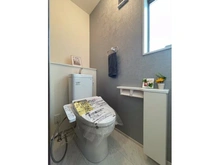 【神奈川県/川崎市幸区戸手】川崎市幸区戸手4丁目　新築戸建　6号棟 トイレ：2階
家具調度品は価格に含まれません。