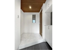 【神奈川県/川崎市幸区戸手】川崎市幸区戸手4丁目　新築戸建　7号棟 玄関