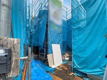 【神奈川県/川崎市宮前区西野川】川崎市宮前区西野川3丁目　新築戸建　2号棟 建築中の外観：全7棟　中央