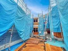 【神奈川県/川崎市宮前区西野川】川崎市宮前区西野川3丁目　新築戸建　5号棟 建築中の外観：全7棟　中央