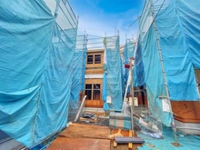 【神奈川県/川崎市宮前区西野川】川崎市宮前区西野川3丁目　新築戸建　5号棟 建築中の外観：全7棟　中央