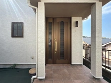 【神奈川県/横浜市栄区公田町】横浜市栄区公田町　中古戸建 玄関