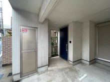 【神奈川県/横浜市鶴見区上末吉】横浜市鶴見区上末吉4丁目　中古戸建 玄関