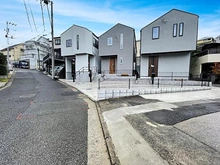 【神奈川県/横浜市鶴見区北寺尾】横浜市鶴見区北寺尾1丁目新築戸建　1号棟 外観：全3棟　左