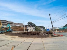 【神奈川県/横浜市神奈川区菅田町】横浜市神奈川区菅田町　新築戸建1号棟 建築中の外観：全3棟　右側