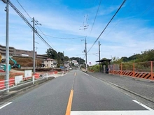 【神奈川県/横浜市神奈川区菅田町】横浜市神奈川区菅田町　新築戸建1号棟 前面道路