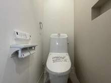 【神奈川県/横浜市神奈川区菅田町】横浜市神奈川区菅田町　新築戸建1号棟 トイレ