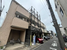 【神奈川県/川崎市川崎区鋼管通】鋼管通3丁目中古戸建 外観：左から2番目
リフォーム中