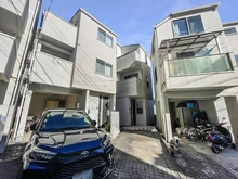 【神奈川県/横浜市南区弘明寺町】横浜市南区弘明寺町中古戸建 外観：中央奥