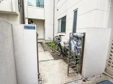 【神奈川県/川崎市幸区小向仲野町】川崎市幸区小向仲野町　中古戸建 敷地内