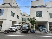 【神奈川県/川崎市幸区小向仲野町】川崎市幸区小向仲野町　中古戸建 外観：中央奥右側