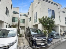 【神奈川県/川崎市幸区小向仲野町】川崎市幸区小向仲野町　中古戸建 外観：中央奥右側