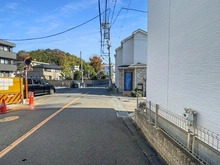 【神奈川県/川崎市宮前区平】川崎市宮前区平1丁目　中古戸建 前面道路